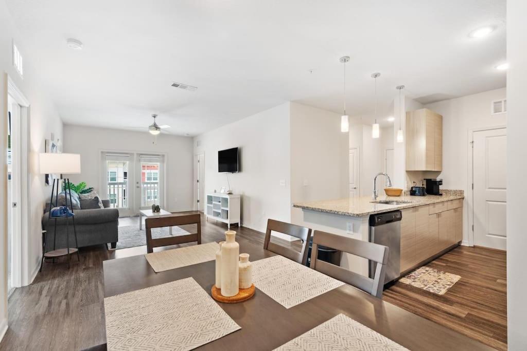 Lavish 2Br Apartment In Tampa Eksteriør billede
